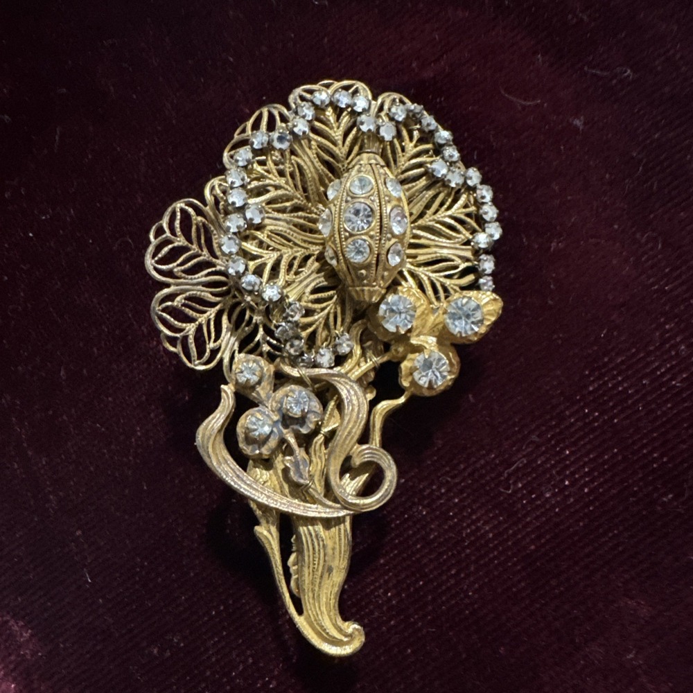 Miriam Haskell 1940's Gorgeous Gold Tone Rhinestoned Flower Brooch Large EUC Sig